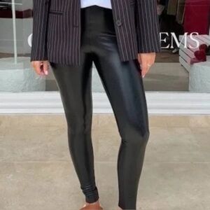 Offline by Aerie Real Luxe Faux Leather Leggings – Size M NWT